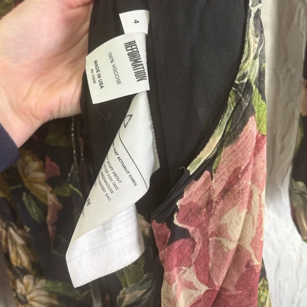 Reformation Floral tie front/ v-neck wide leg jumpsuit Black Size 4 - Picture 3 of 12